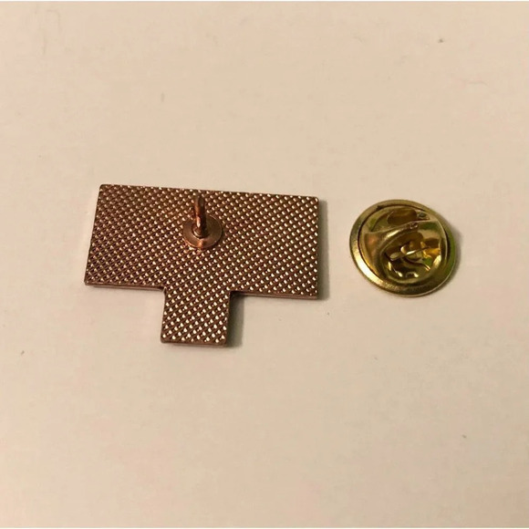 Vintage Assorted Pins  Carnival Liberty Antwerpen Norweigian Cruise - Picture 13 of 13